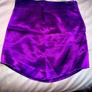 Selling this small purple Zara skirt. NEW